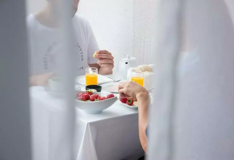 اتاق استاندارد با بالکن, Meira