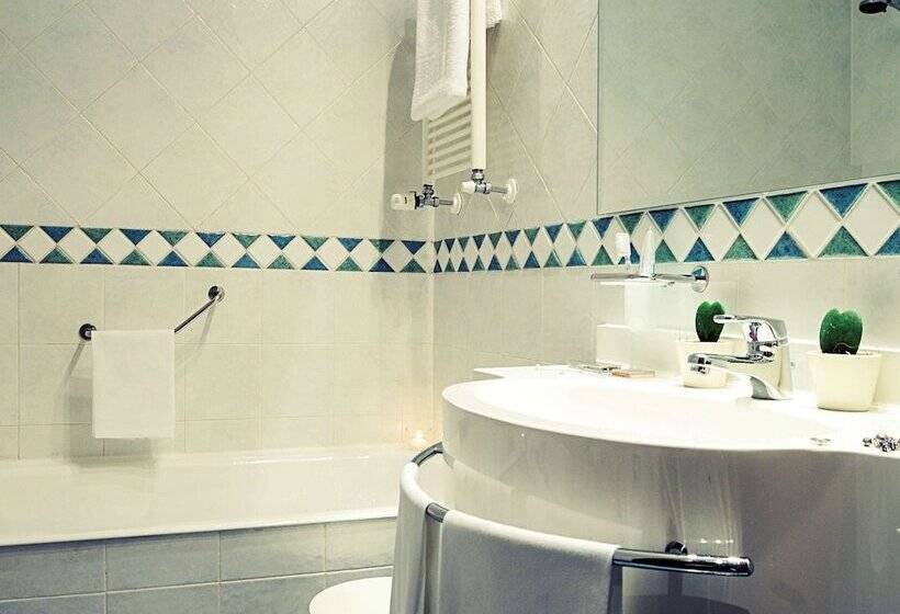 اتاق استاندارد با تخت دوبل, Mercure Genova San Biagio