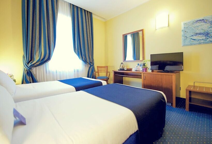 Standard Szoba, Mercure Genova San Biagio