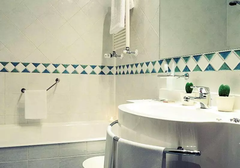Superior-huone, Mercure Genova San Biagio