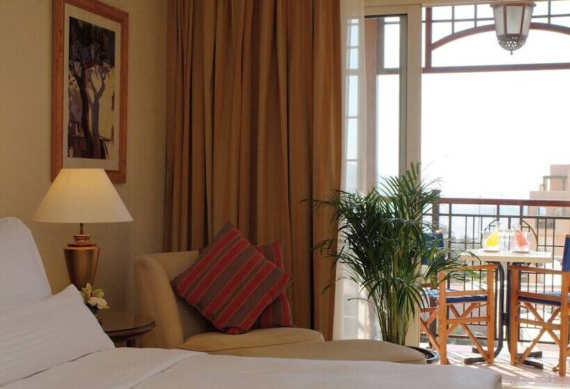اتاق لوکس با چشم‌انداز دریا, Movenpick Resort & Residences Aqaba