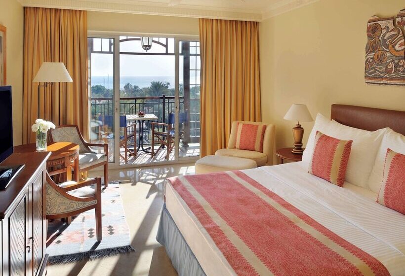 اتاق لوکس با چشمانداز دریا, Movenpick Resort & Residences Aqaba