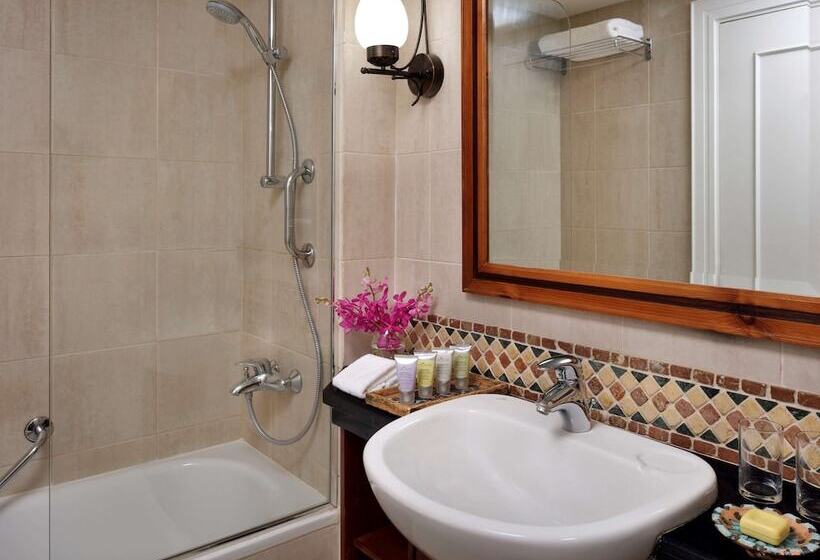 اتاق سوپریور با چشمانداز دریا, Movenpick Resort & Residences Aqaba