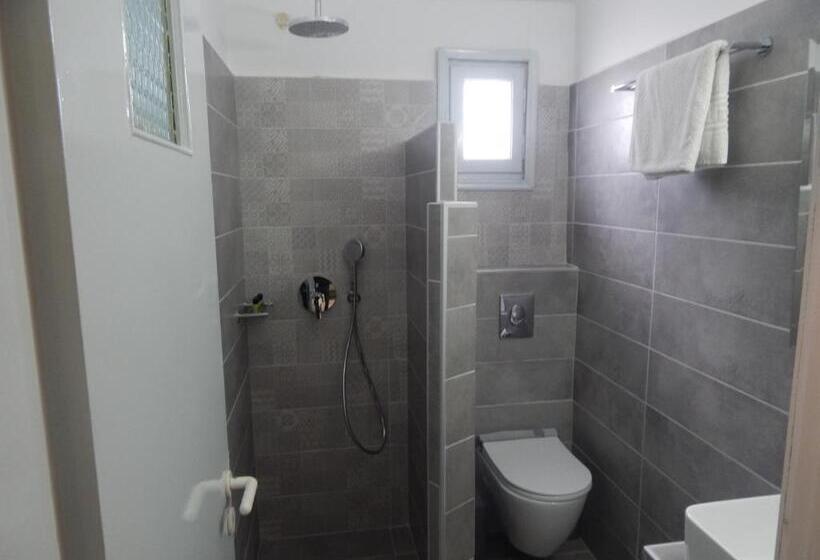 Номер Стандарт, Petra Nera