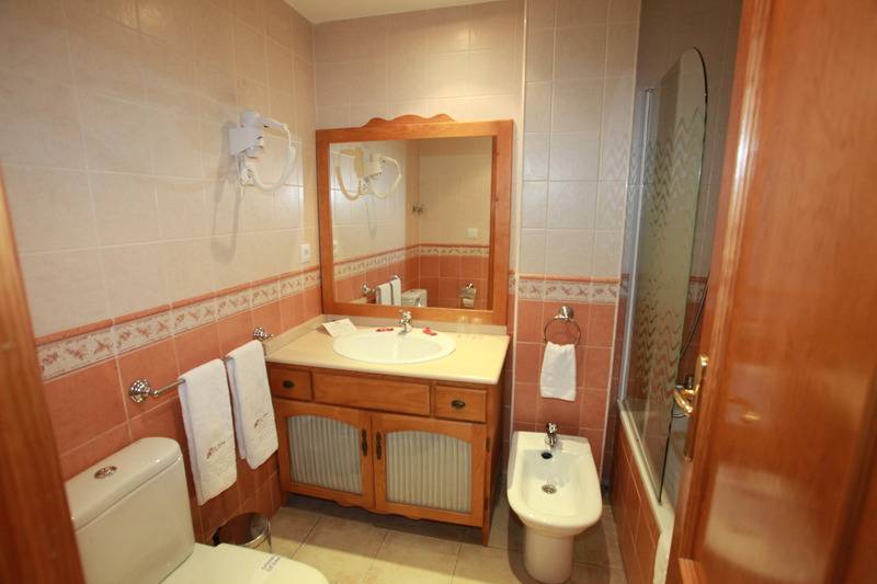 חדר סטנדרט לשלושה, Raeli Hotel Siracusa