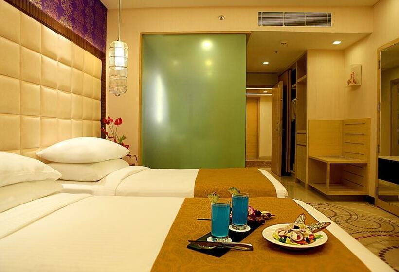 Номер Клуб, The Metropolitan Hotel & Spa New Delhi