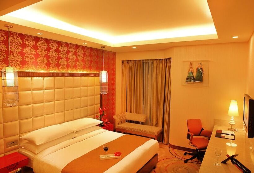 Номер Superior, The Metropolitan Hotel & Spa New Delhi