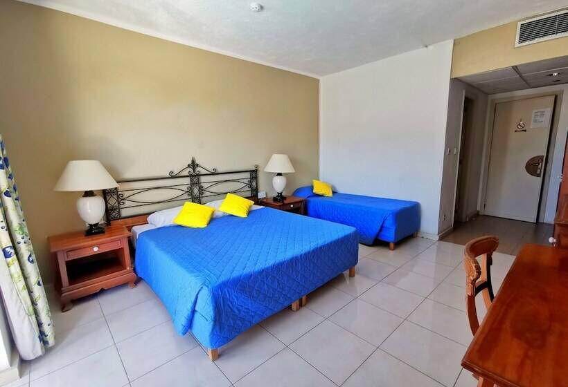 اتاق استاندارد سه نفره, Topaz