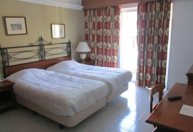 اتاق استاندارد با چشمانداز استخر, Topaz