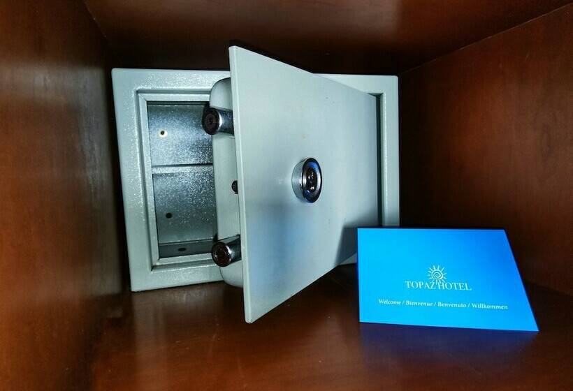 اتاق استاندارد با چشمانداز استخر, Topaz