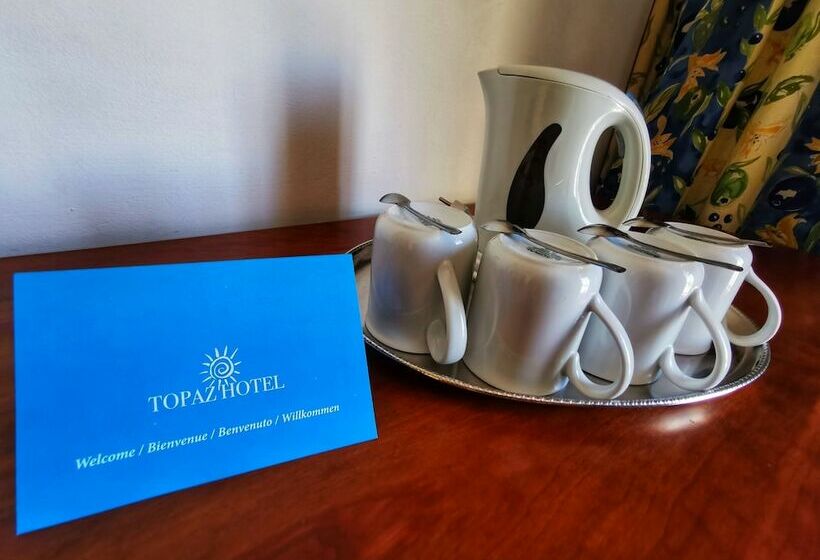 اتاق استاندارد با چشمانداز استخر, Topaz