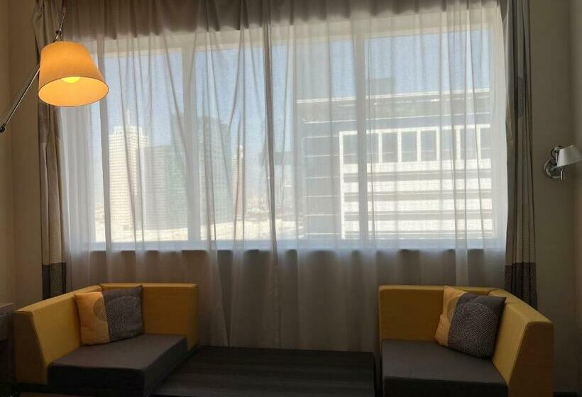 Номер Executive, Novotel World Trade Centre Dubai