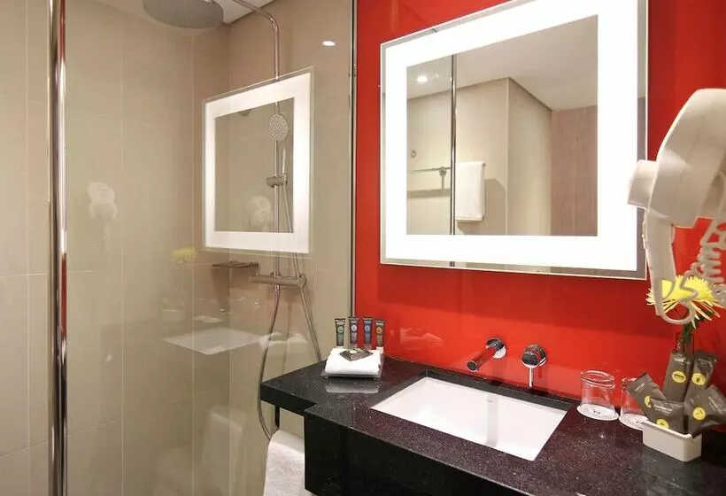 سوییت اجرایی, Novotel World Trade Centre Dubai