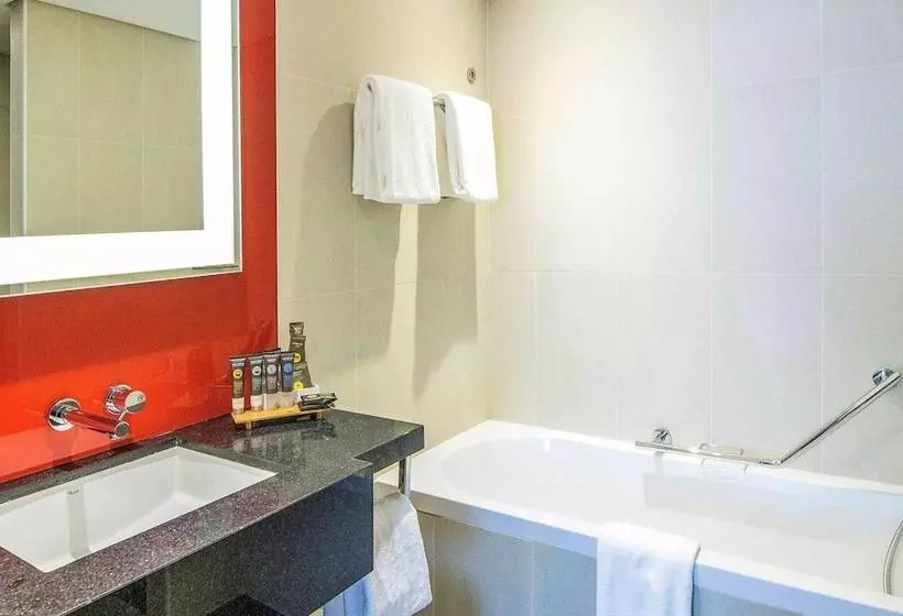 سوییت اجرایی, Novotel World Trade Centre Dubai