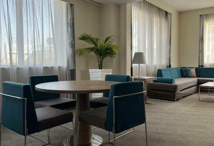 سوئیت اجرایی با تخت کینگ, Novotel World Trade Centre Dubai