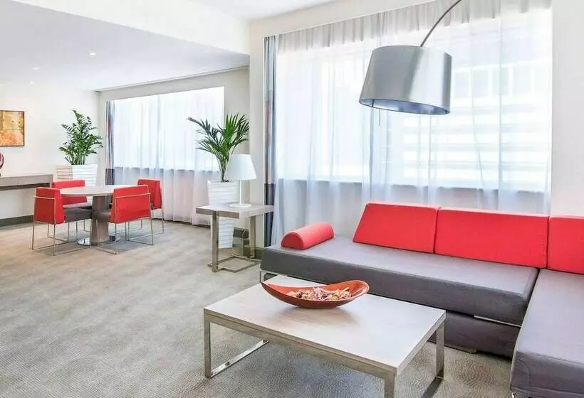 سوییت اجرایی, Novotel World Trade Centre Dubai