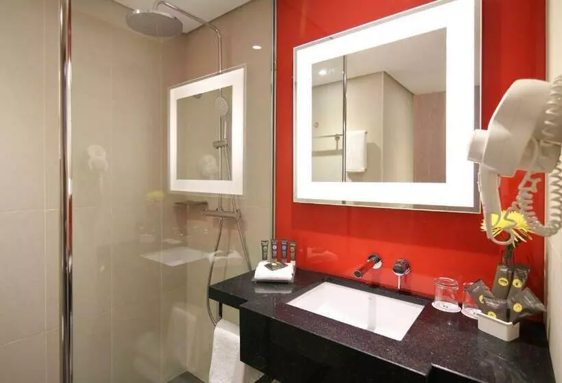 اتاق سوپریور خانوادگی, Novotel World Trade Centre Dubai