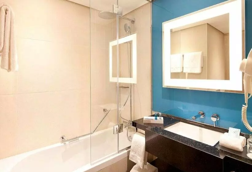 سوییت اجرایی, Novotel World Trade Centre Dubai