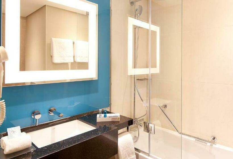 اتاق سوپریور خانوادگی, Novotel World Trade Centre Dubai