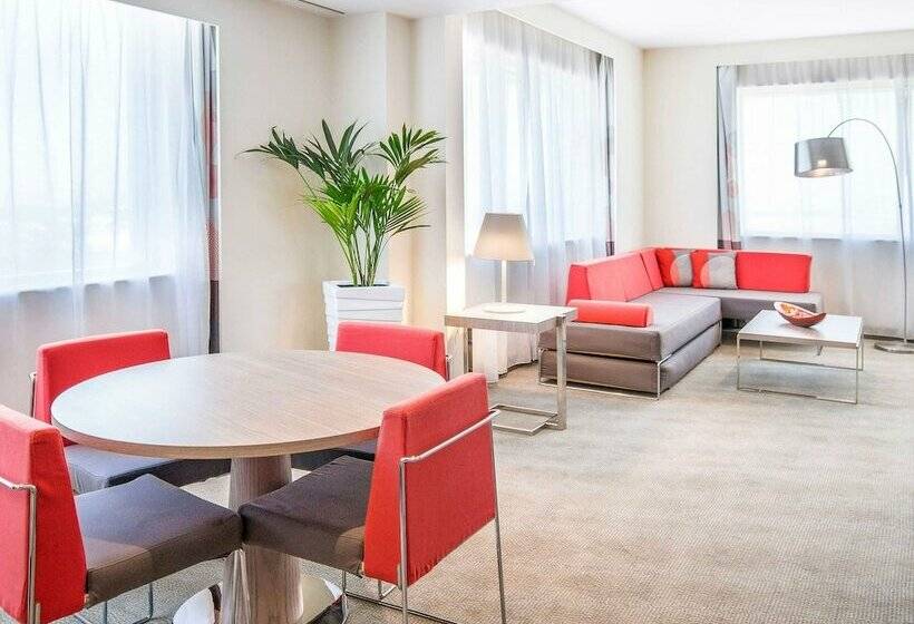 سوییت اجرایی, Novotel World Trade Centre Dubai