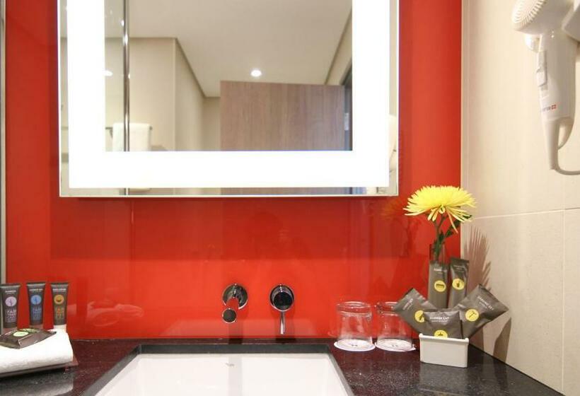 اتاق اجرایی, Novotel World Trade Centre Dubai