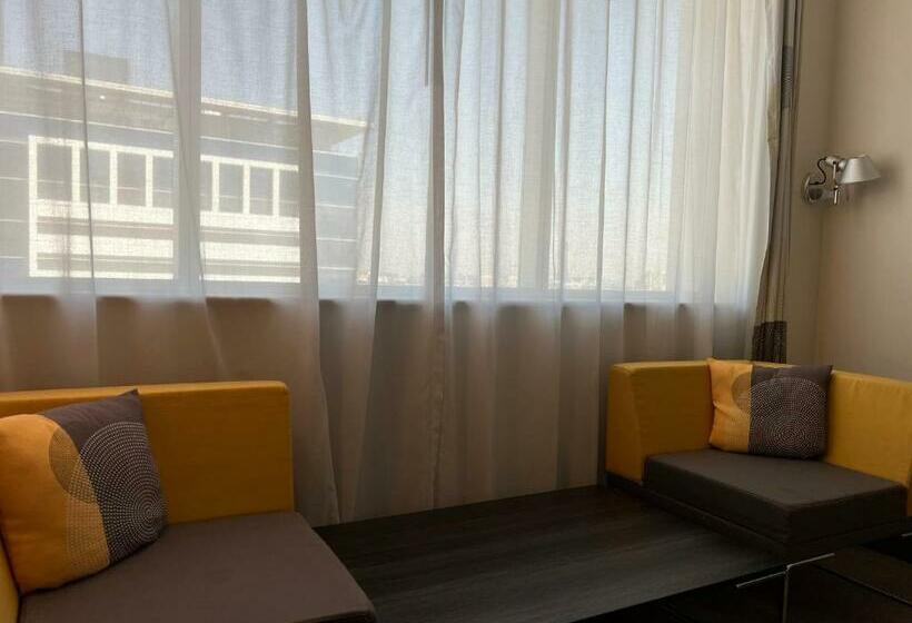 Номер Executive, Novotel World Trade Centre Dubai