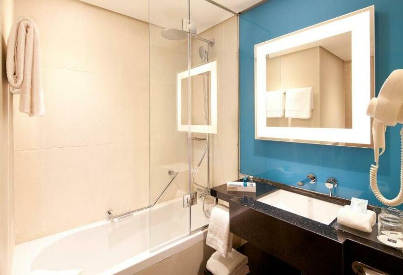 اتاق اجرایی, Novotel World Trade Centre Dubai