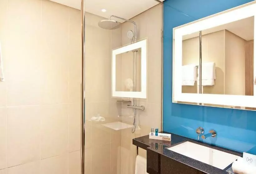 اتاق سوپریور, Novotel World Trade Centre Dubai