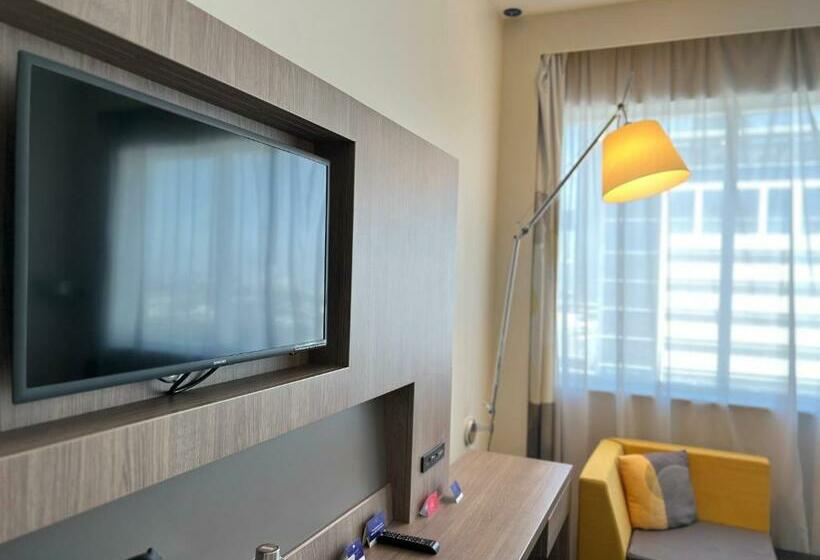 اتاق سوپریور, Novotel World Trade Centre Dubai