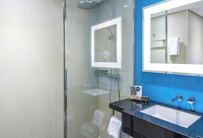 Номер Superior, Novotel World Trade Centre Dubai