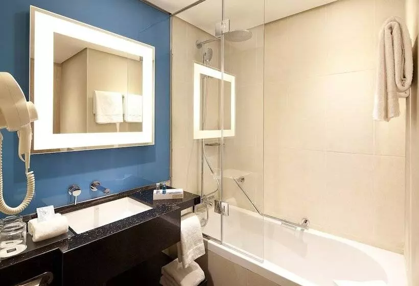 سوییت اجرایی, Novotel World Trade Centre Dubai