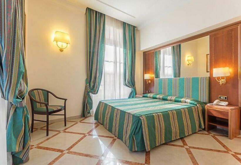 اتاق سوپریور با چشمانداز شهر, Raeli Hotel Siracusa