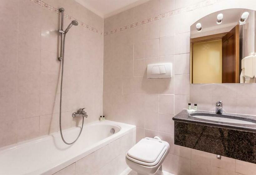 标准三人间, Raeli Hotel Siracusa