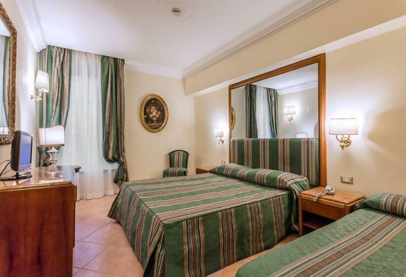 חדר סטנדרט לשלושה, Raeli Hotel Siracusa