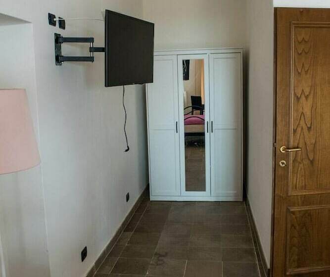 スタンダードルーム, La Poderina