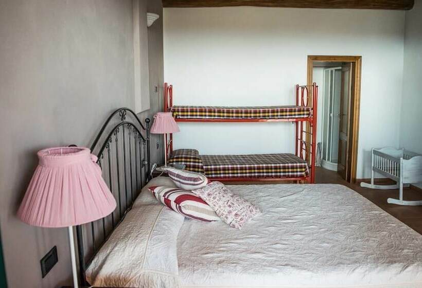 ファミリールーム, La Poderina