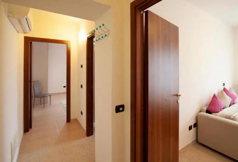 ファミリールーム, La Finestra Sul Castello