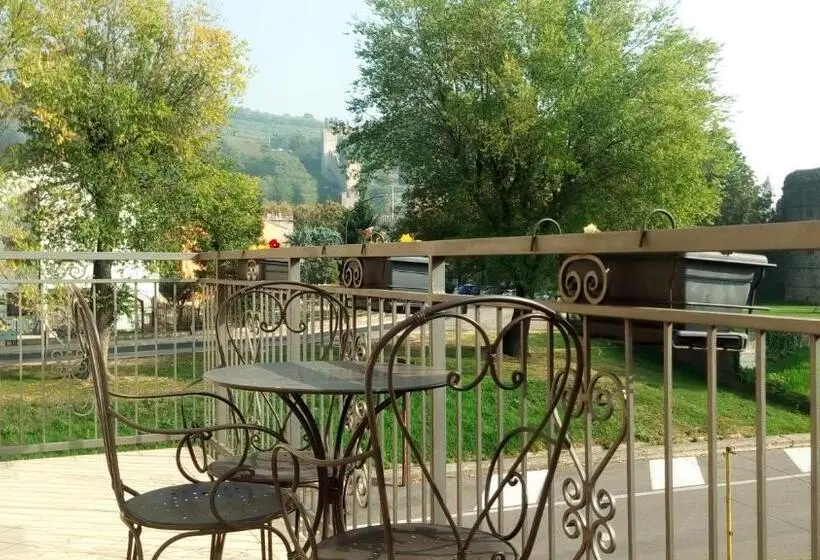 ３ベッドルームハウス, La Finestra Sul Castello