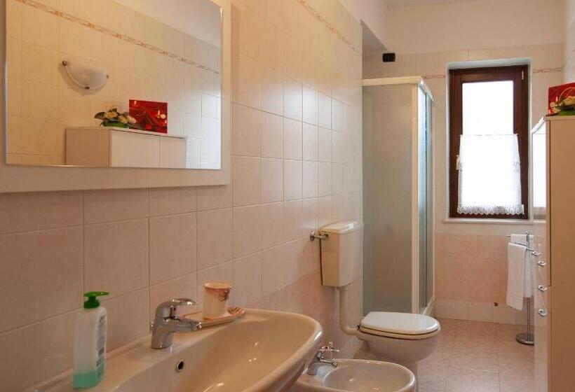 منزل 3 غرف نوم, La Finestra Sul Castello