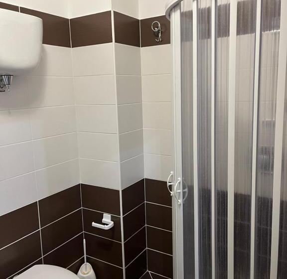 Четырехместный Номер Стандарт, Lolly