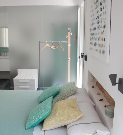 חדר משפחתי דלוקס, Calida