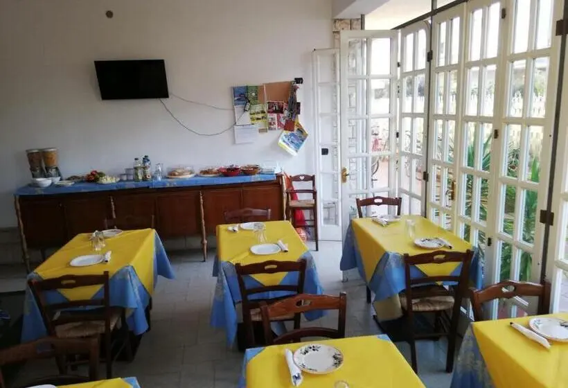 اتاق خانوادگی, Villa Felice