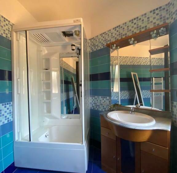 חדר סטנדרט לשלושה עם נוף לגינה, B&b Il Giardino Di Armida