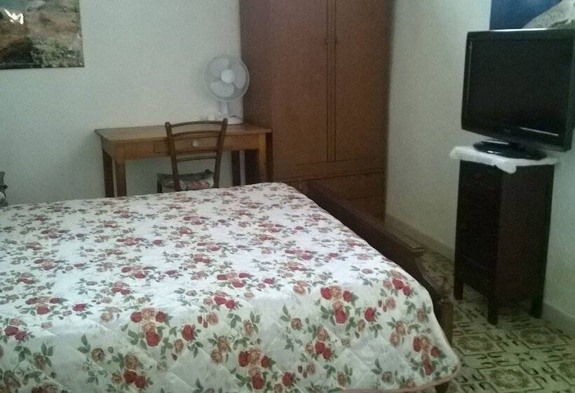 패밀리 룸 공용 욕실, Sardinia International House