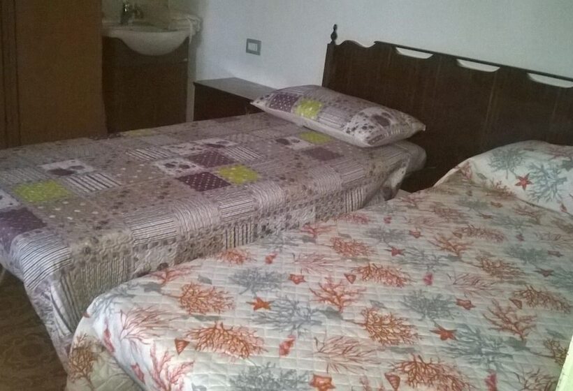 패밀리 룸 공용 욕실, Sardinia International House