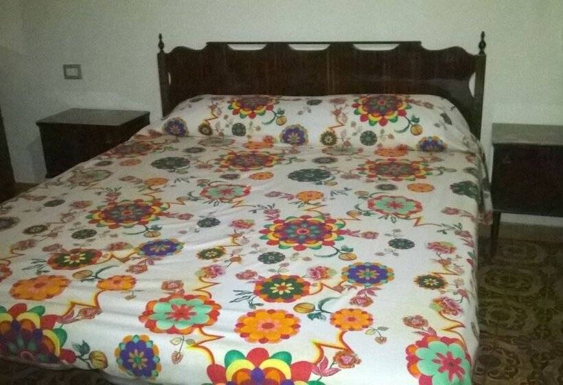 패밀리 룸 공용 욕실, Sardinia International House