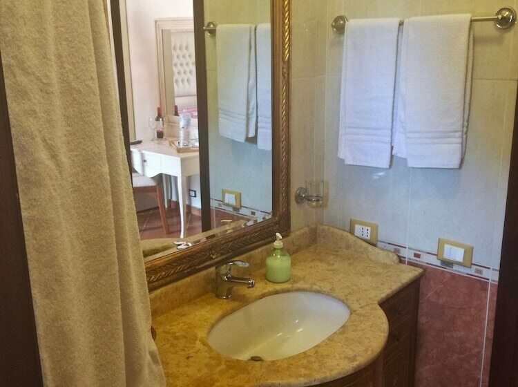 غرفة ديلوكس ثلاثية, Villa Delle Palme Delfina