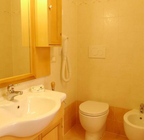 חדר סטנדרט נוף להרים, Garnì Sella Cipriani