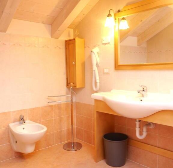 חדר סטנדרט לארבעה, Garnì Sella Cipriani