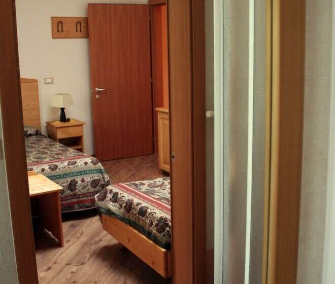 חדר סטנדרט לשלושה, Garnì Sella Cipriani